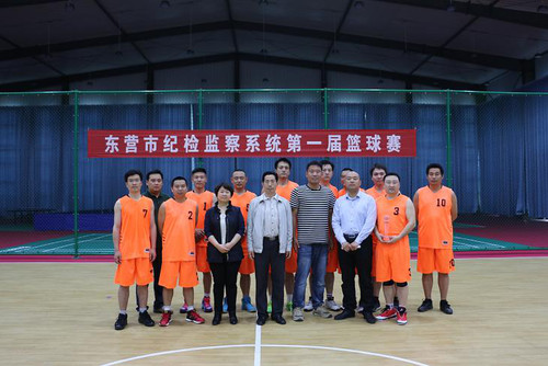 市纪委合影.jpg