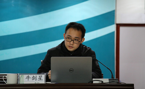 牛剑星同志在供电公司宣讲 (2).jpg