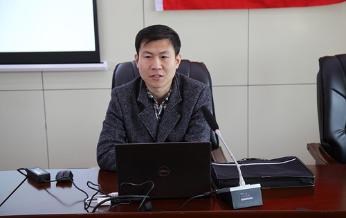 邢成明同志在实验学校宣讲 (2).jpg