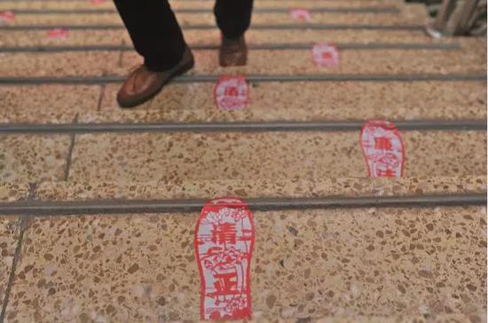 十九大后，问题官员主动投案或投案自首的现象变得越来越频繁，甚至成为反腐的一个新动态。图/ 中新